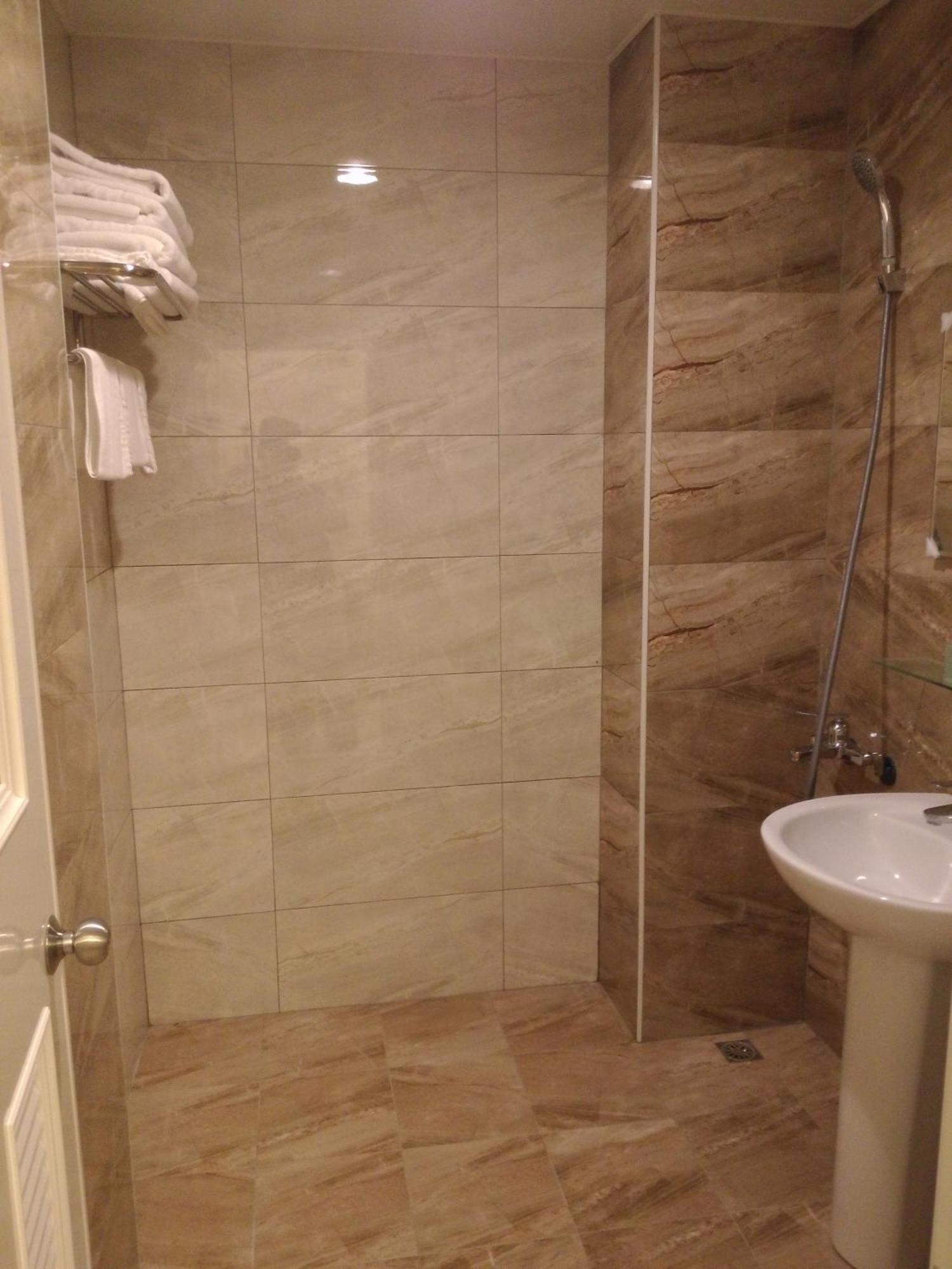 Tilon Hotel Pingtung Екстер'єр фото
